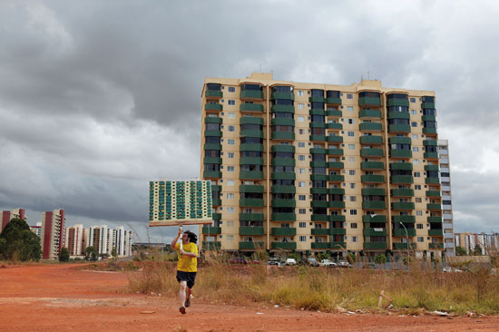 Anarchitekton | Anarchitekton, série de vidéos performances, Jordi Colomer
