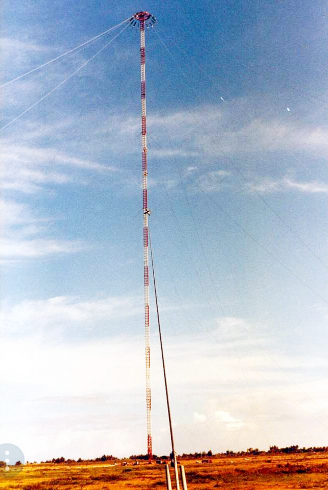Antenne Oméga part 2 | https://fr.wikipedia.org/wiki/Antenne_Oméga_(La_Réunion)