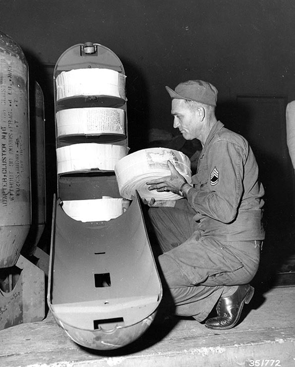 Korean leaflet bomb | U.S Army, Leaflet bomb, 01.11.1950
