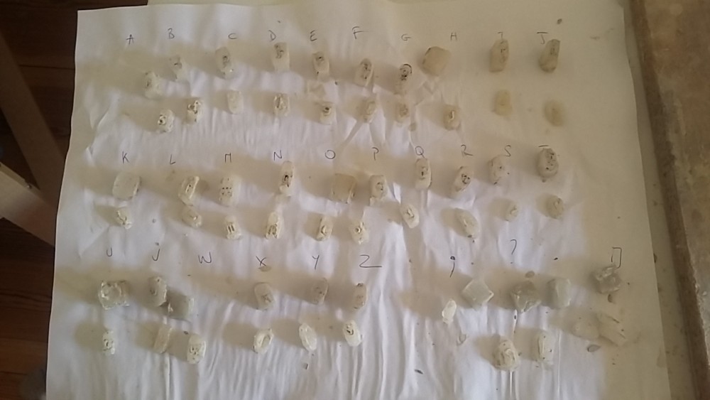 lettres moulées en cire | comment imprimer du texte?, avril 2020