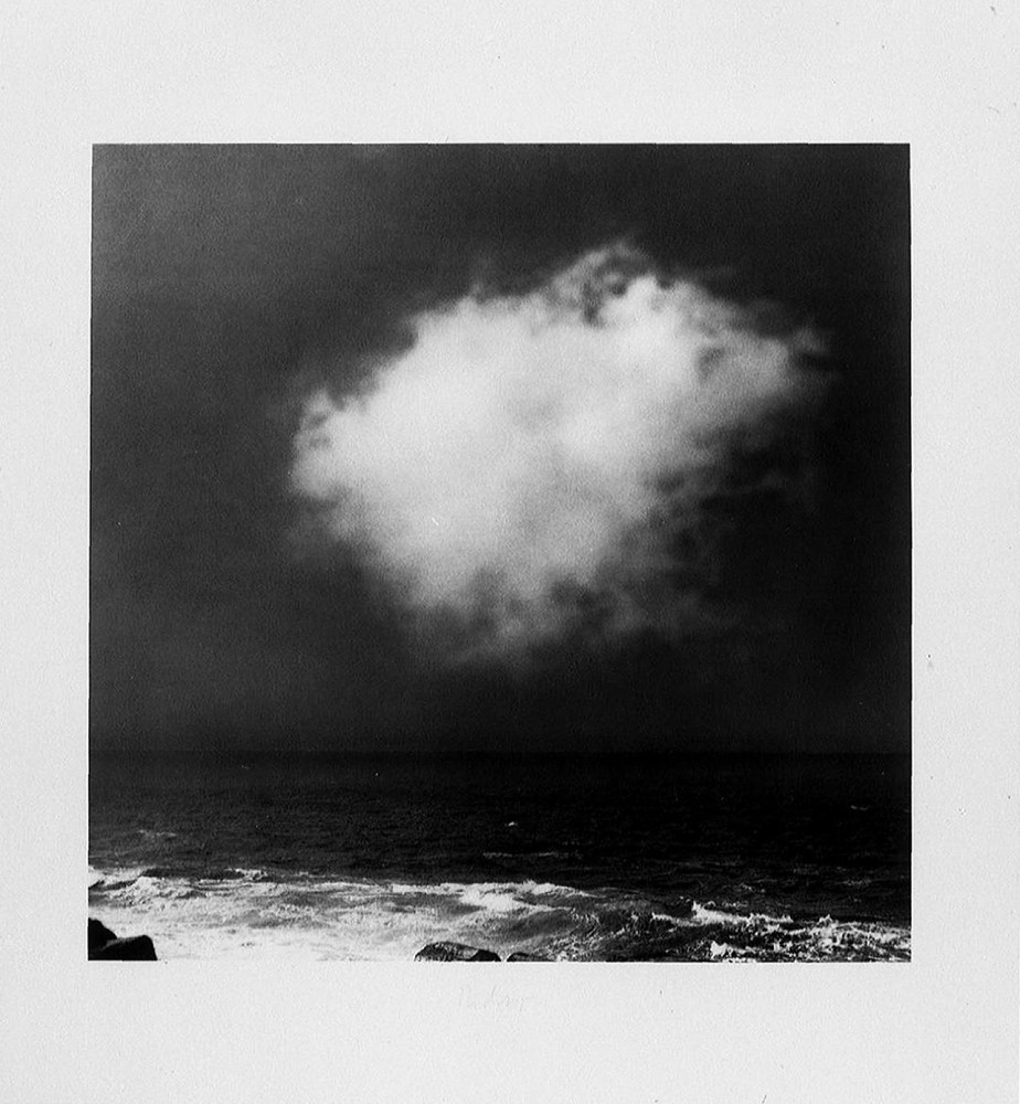 Nuage | Wolke, Gerhard Richter,
lithographie offset, noir et gris sur carton clair
44 x 44,2 cm (64 x 60 cm),
1993