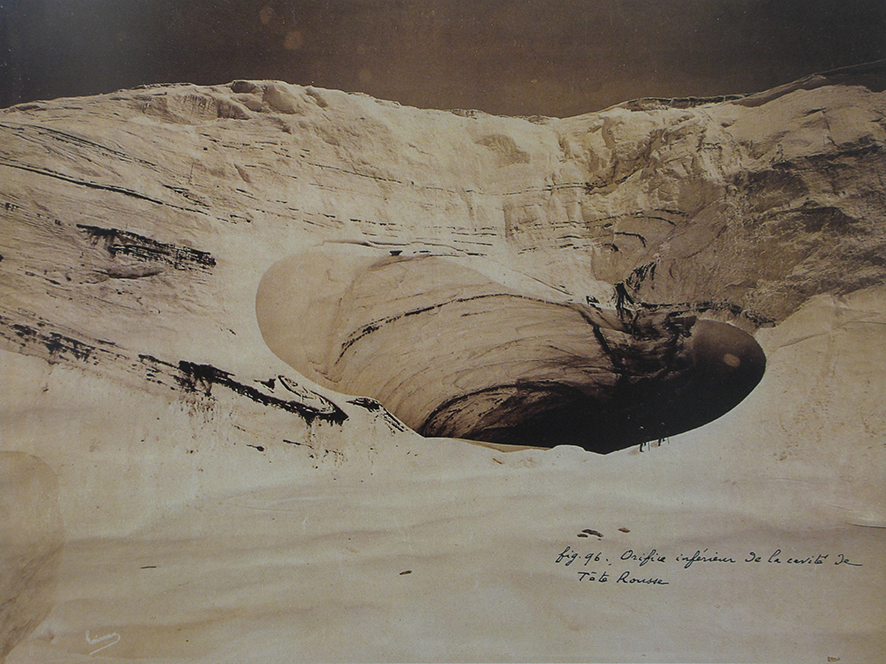 Orifice inférieur de la cavité tête rousse | 