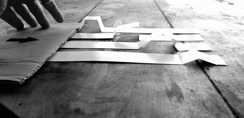 paper experimentation waves procès | un procès c'est une rétrospective qui inspecte le vécu pour en déduire des instants, c'est brutal, et ça laisse les &quot;vagues&quot; détériorées.
les instants résultants, sont ils fils du procès ?
je pense que oui, puisque l'on ne peut que se souvenir de l'intrusion dans l'intime, que constitue un procès.