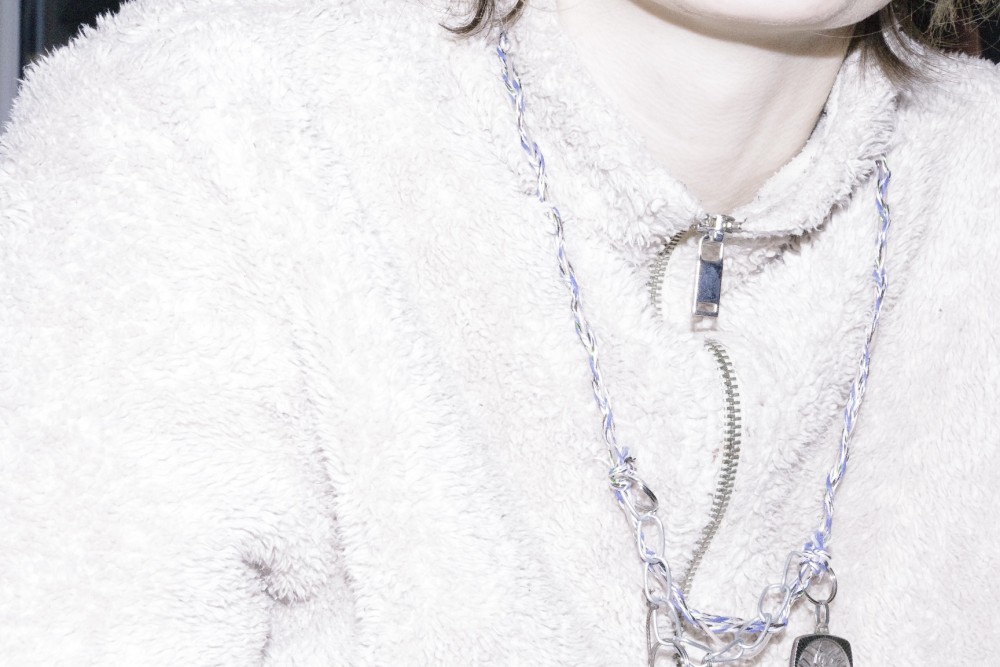 Photographie Surexposition Collier Amulette | 