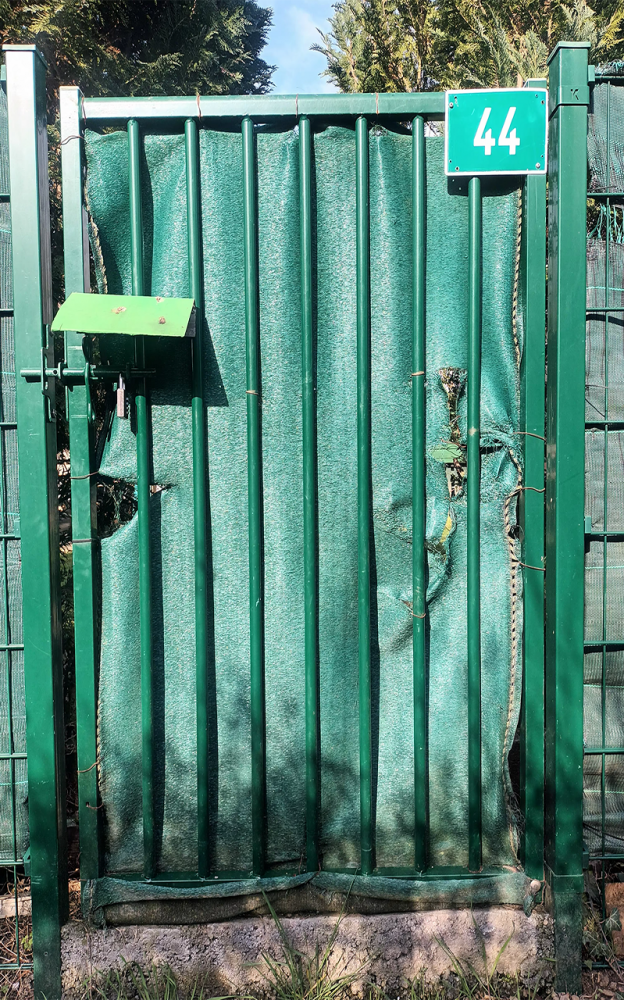 Portail n°44 | Photographie du portail 44 dans les jardins familiaux, Mardi 10 mars 2026