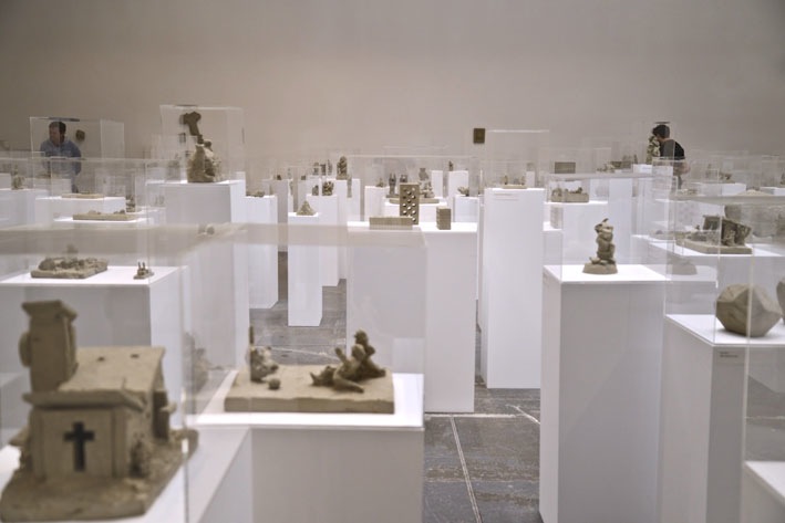 Suddenly this Overview | Fischli &amp; Weiss, installation