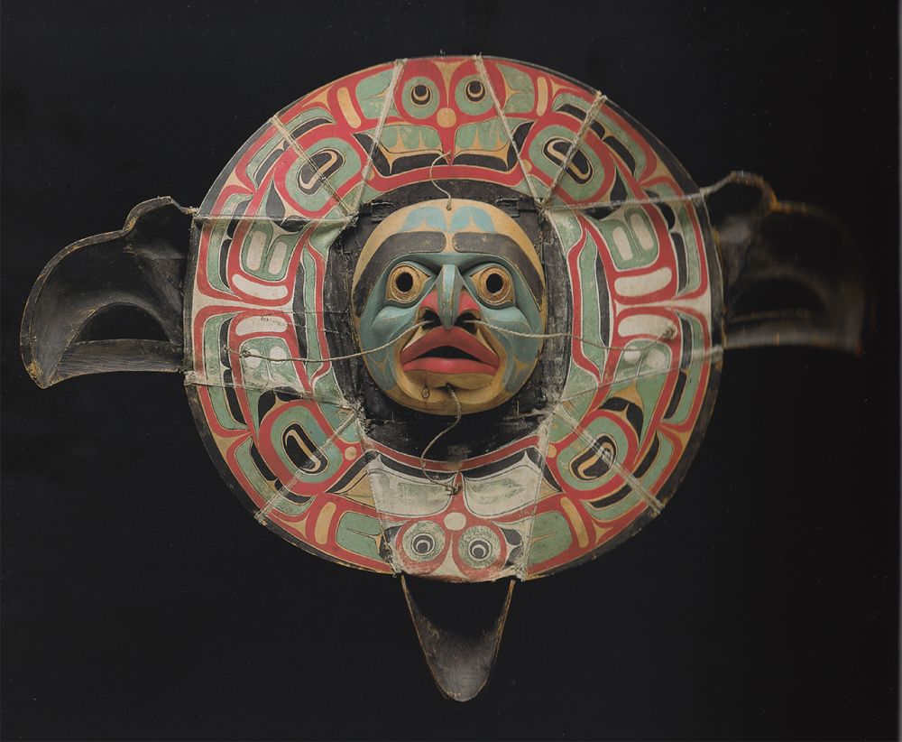 masque du soleil | Nuxalk, Masque du soleil, 48 cm, 1850, Linden Museum
