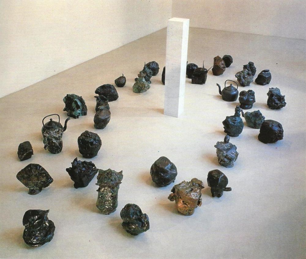 Quarante-deux vues du mont Angoisse | Erik Dietman, Quarante-deux vues du mont Angoisse, 6 × 3 m, 1989